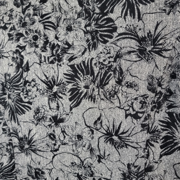 Christopher & Banks Medium Floral Flossed Zip Up Vest - Picture 7 of 11